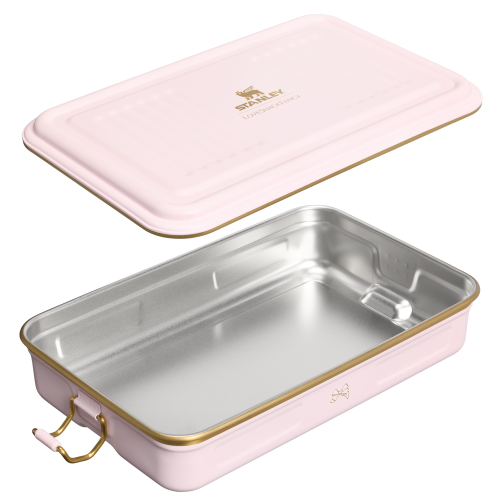 Stanley 1913 Stanley 1913 x LoveShackFancy Holiday Classic Legendary Useful Box 1.25 QT in Pale Pink | View 3